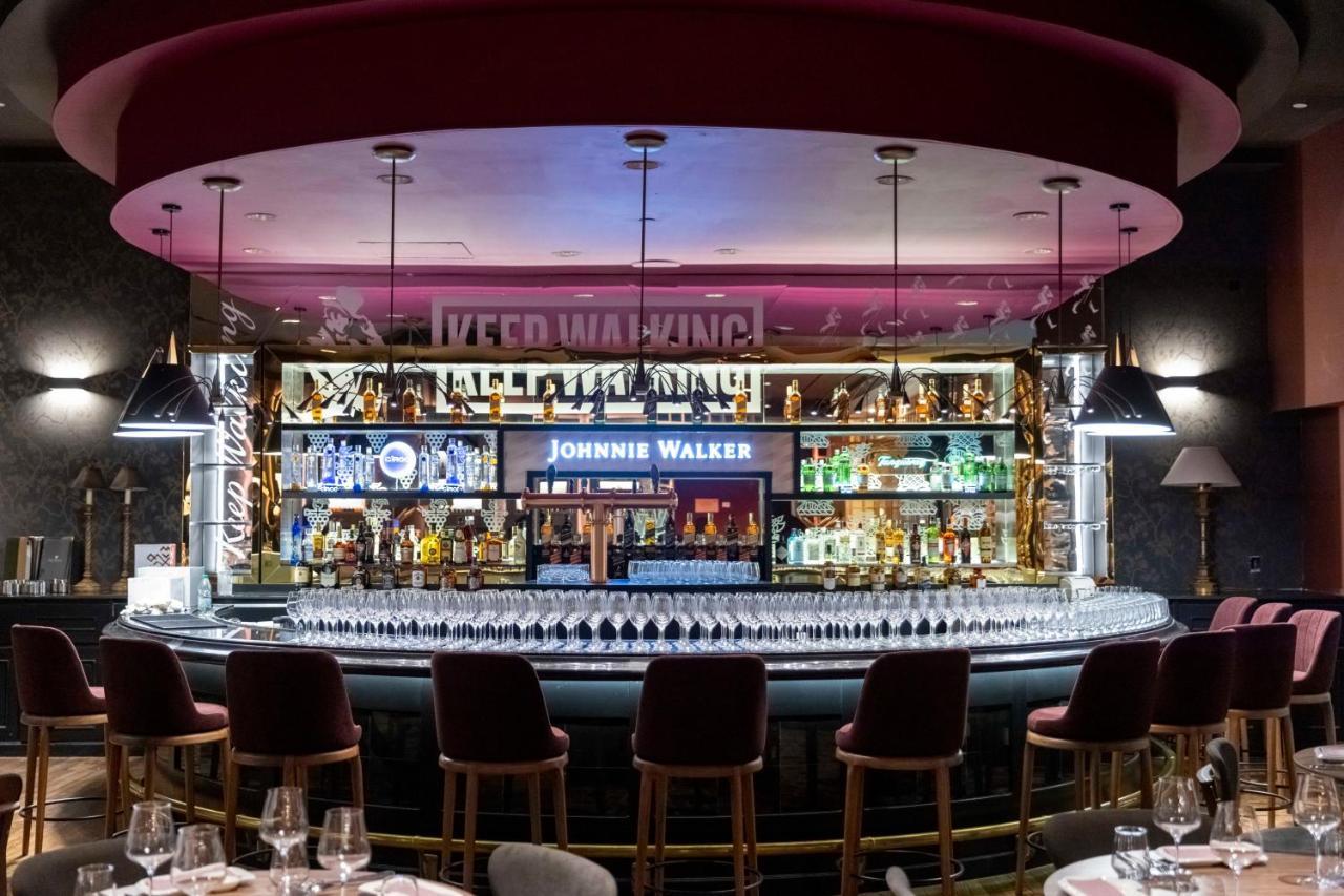 Enjoy Punta Del Este Ngoại thất bức ảnh The bar at the Johnnie Walker House in London
