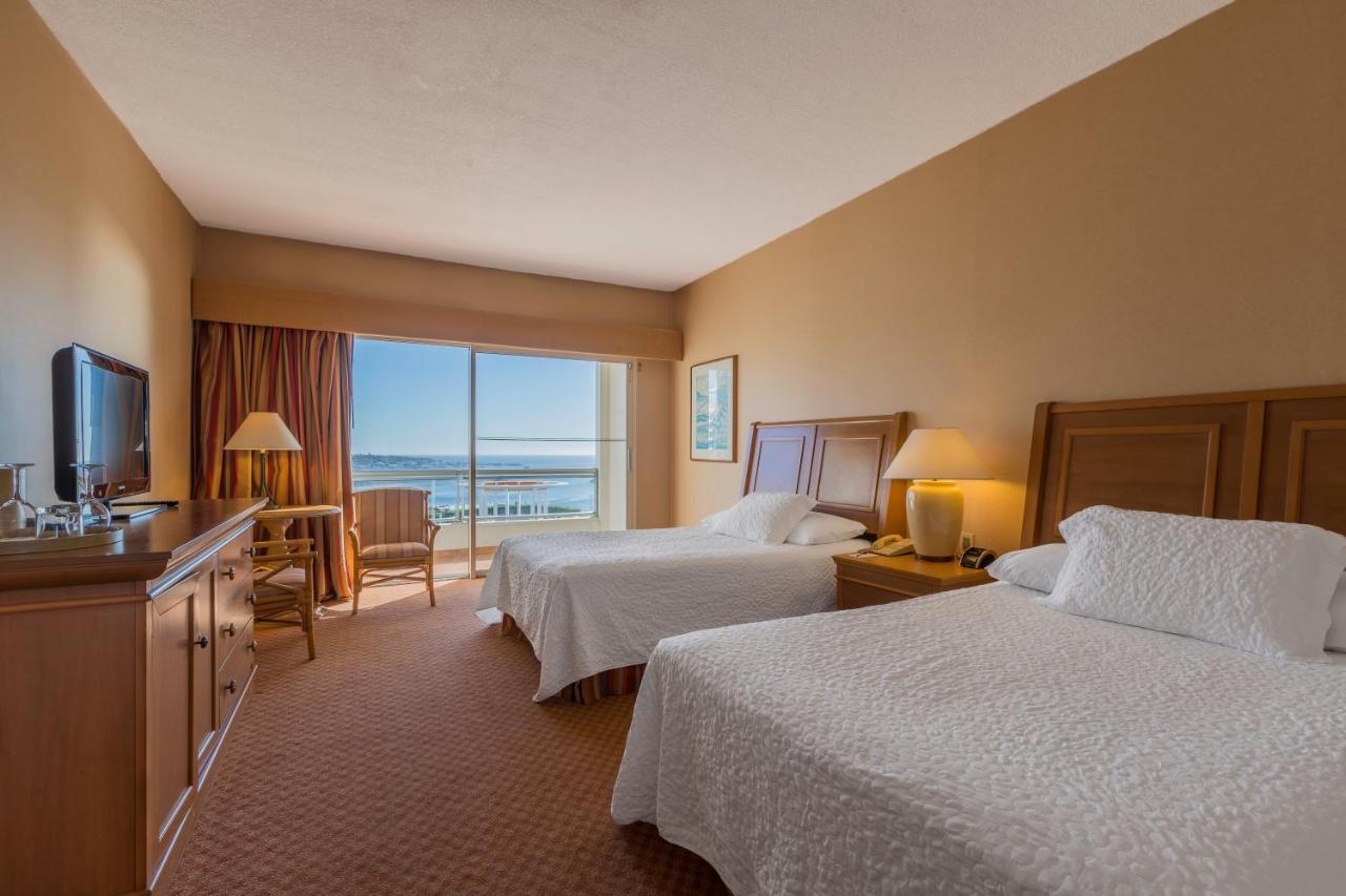 Enjoy Punta Del Este Ngoại thất bức ảnh A guest room at the Hilton San Diego Bayfront