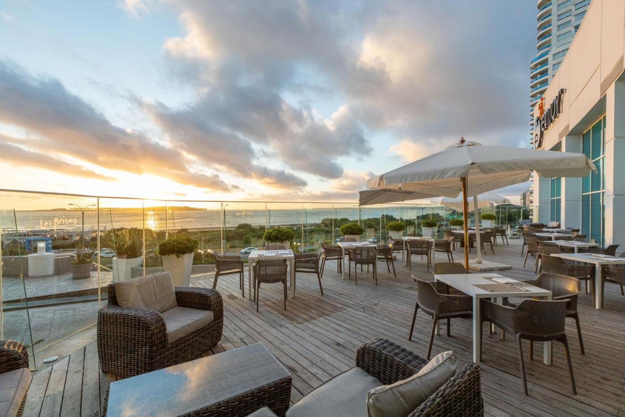Enjoy Punta Del Este Ngoại thất bức ảnh The rooftop bar at the hotel